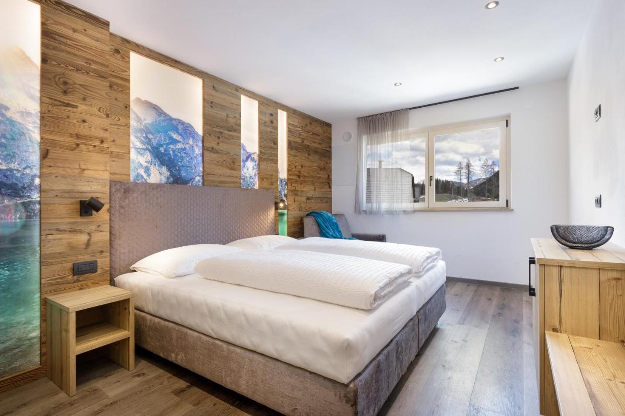 Apartments Pragser Wildsee Winklwiese ภายนอก รูปภาพ