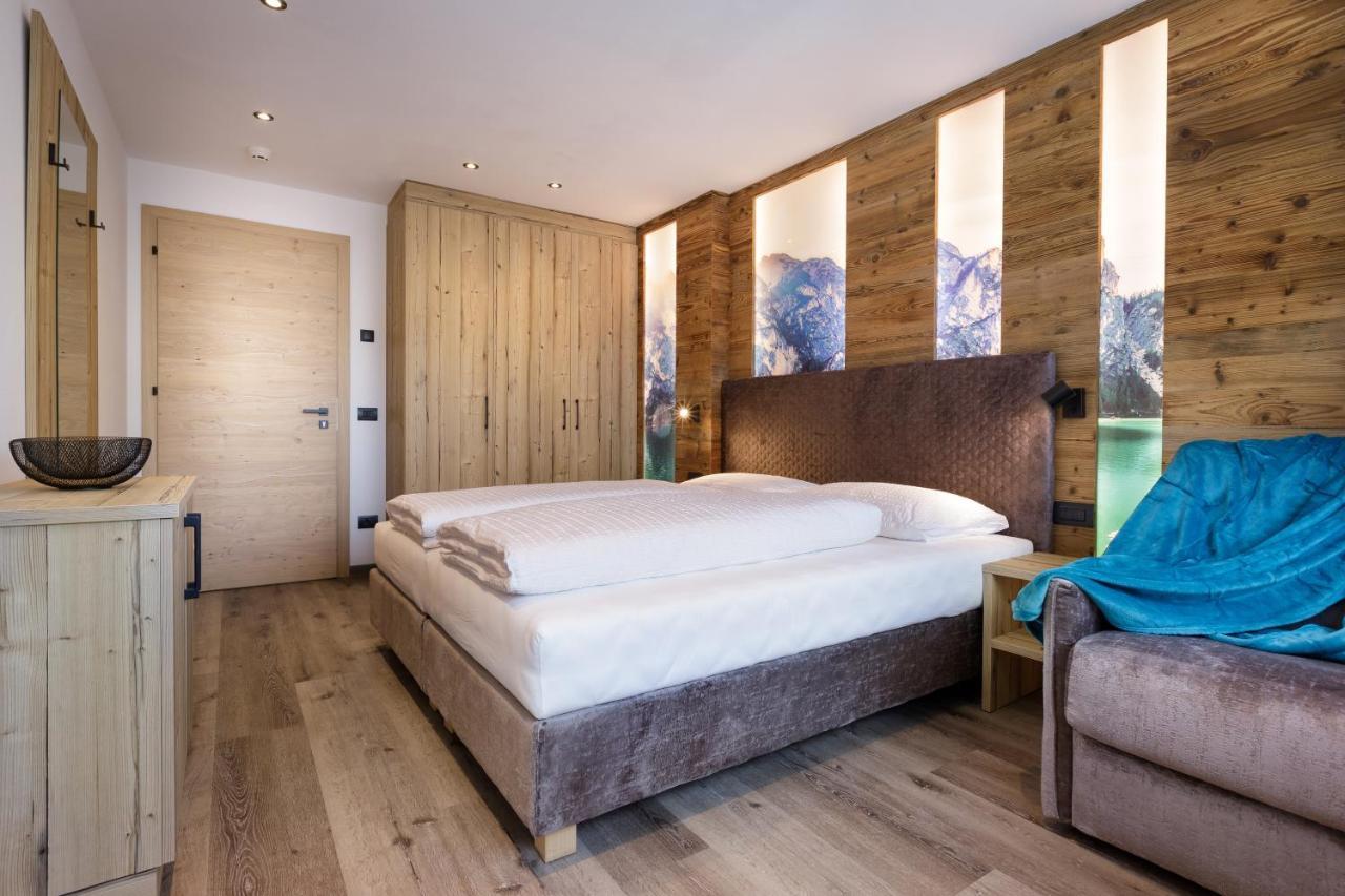 Apartments Pragser Wildsee Winklwiese ภายนอก รูปภาพ