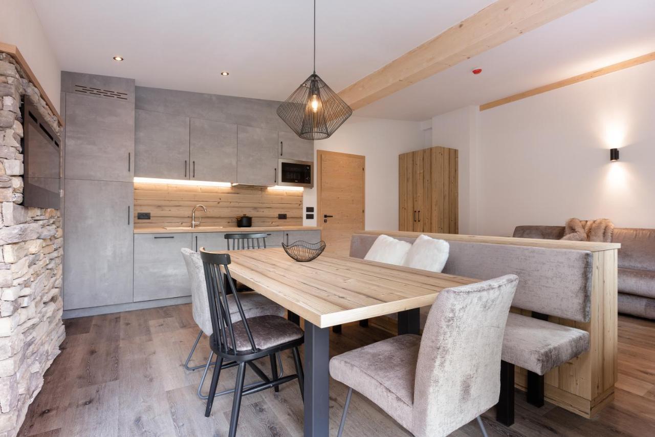 Apartments Pragser Wildsee Winklwiese ภายนอก รูปภาพ