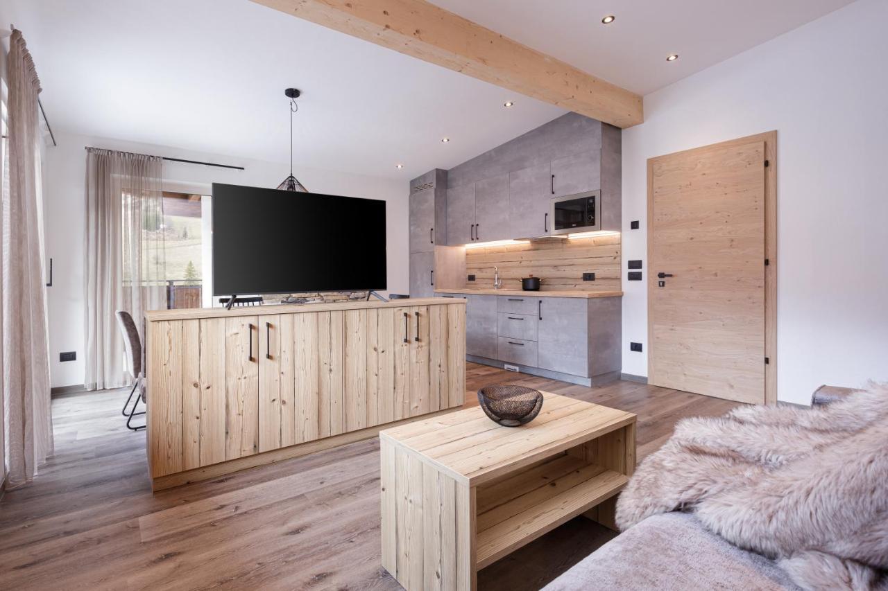 Apartments Pragser Wildsee Winklwiese ภายนอก รูปภาพ