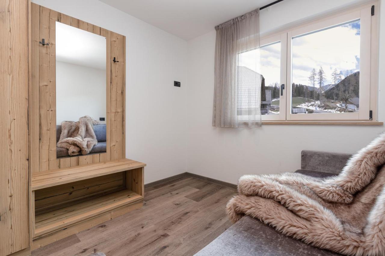 Apartments Pragser Wildsee Winklwiese ภายนอก รูปภาพ