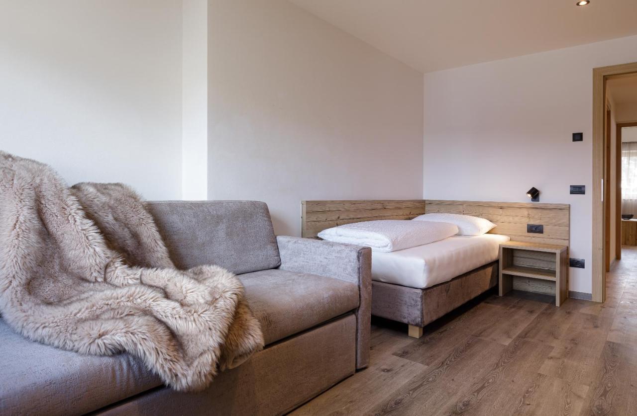 Apartments Pragser Wildsee Winklwiese ภายนอก รูปภาพ