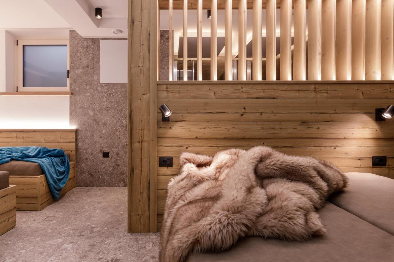 Apartments Pragser Wildsee Winklwiese ภายนอก รูปภาพ