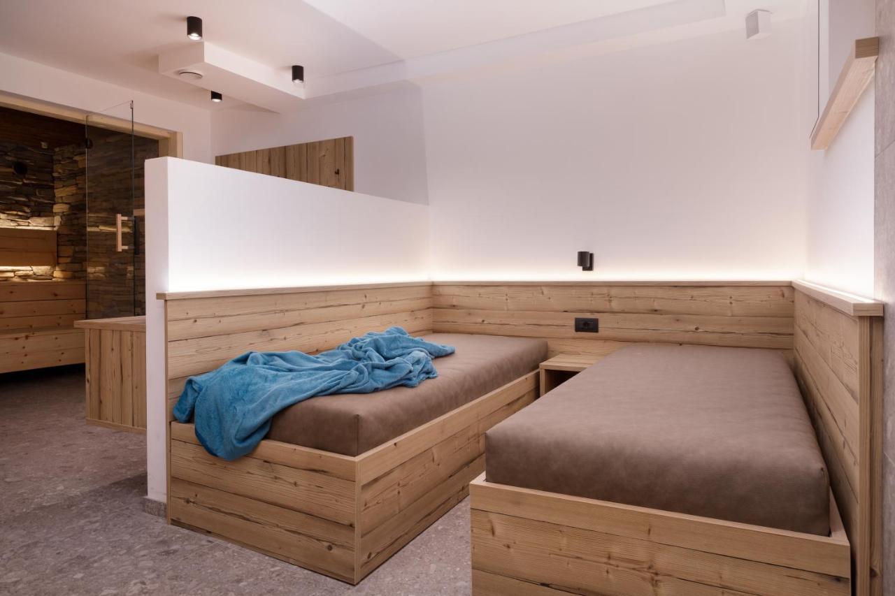 Apartments Pragser Wildsee Winklwiese ภายนอก รูปภาพ