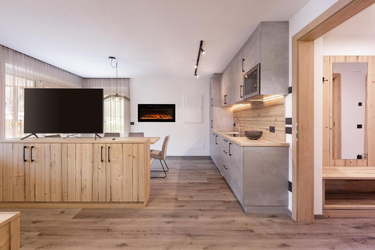Apartments Pragser Wildsee Winklwiese ภายนอก รูปภาพ