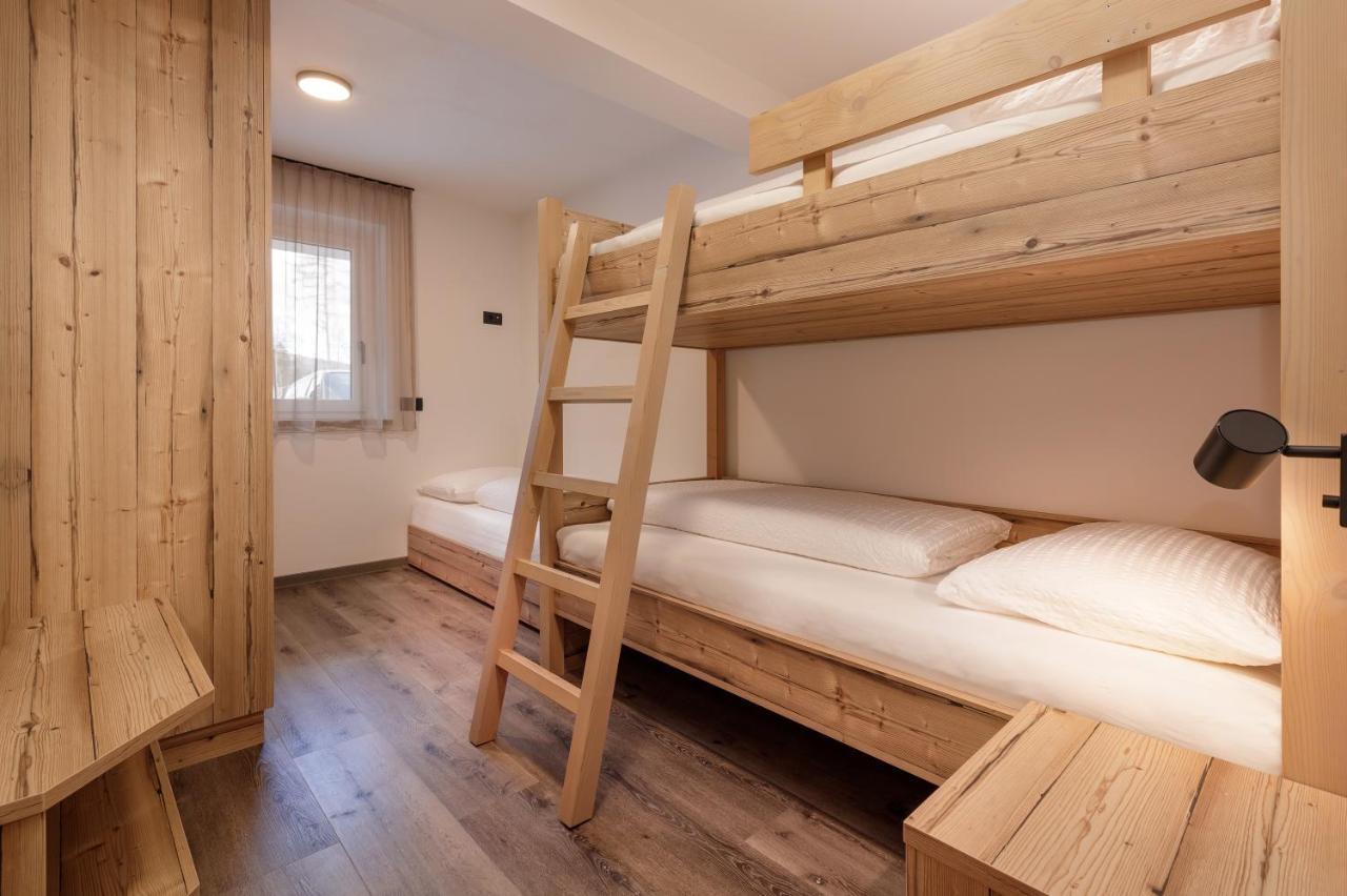 Apartments Pragser Wildsee Winklwiese ภายนอก รูปภาพ
