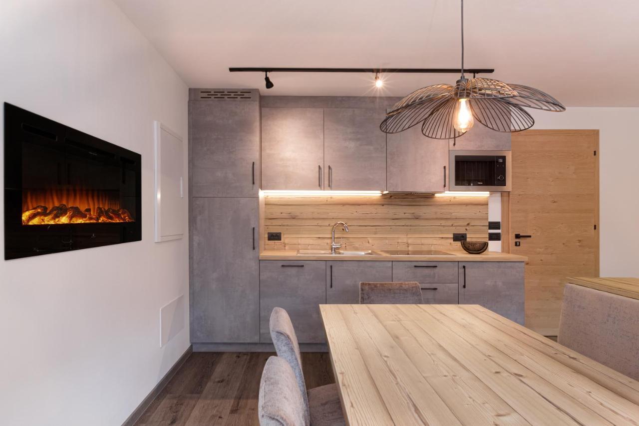 Apartments Pragser Wildsee Winklwiese ภายนอก รูปภาพ