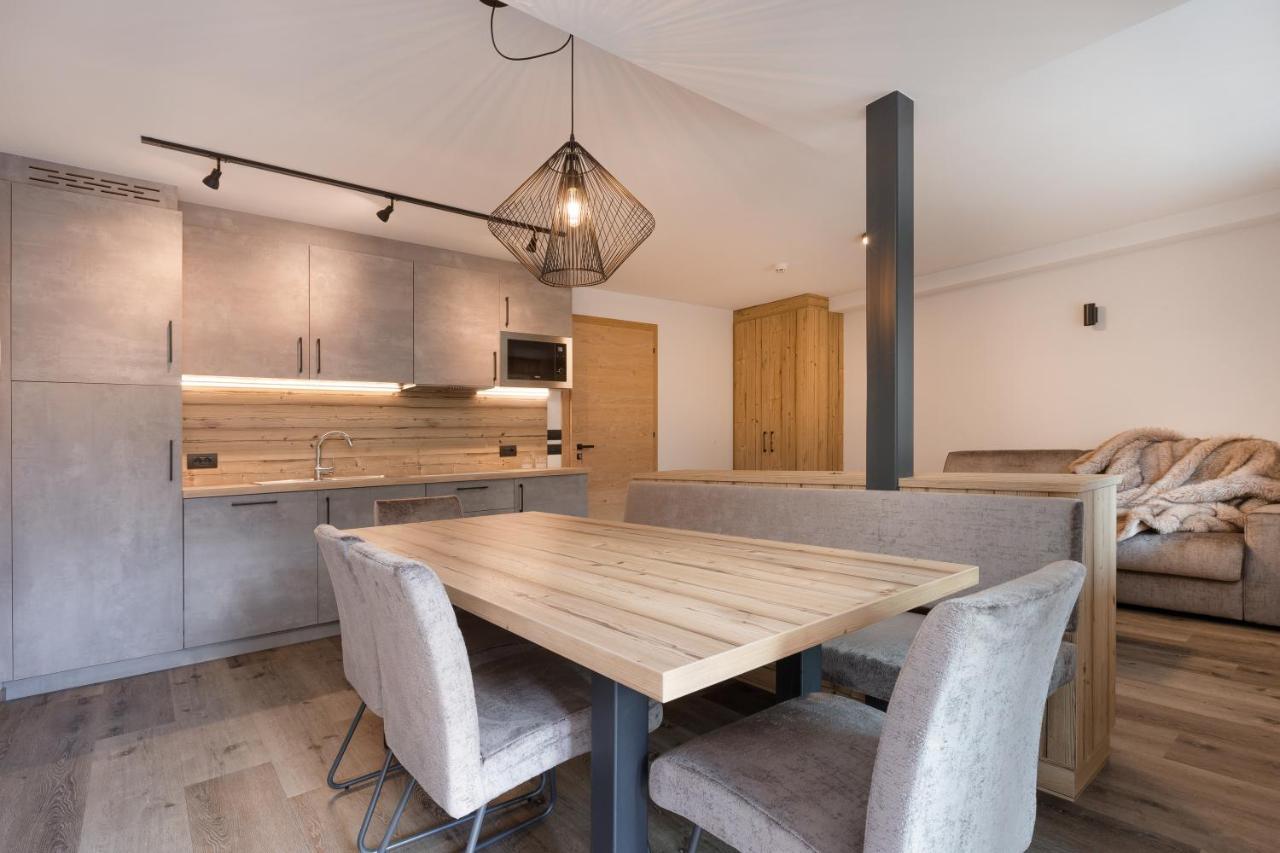 Apartments Pragser Wildsee Winklwiese ภายนอก รูปภาพ